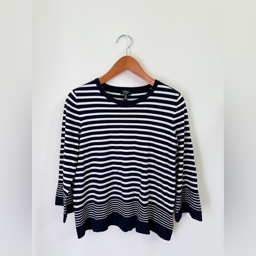 Jones New York NWOT Navy and White Striped Long Sleeve Top Women’s Size Medium